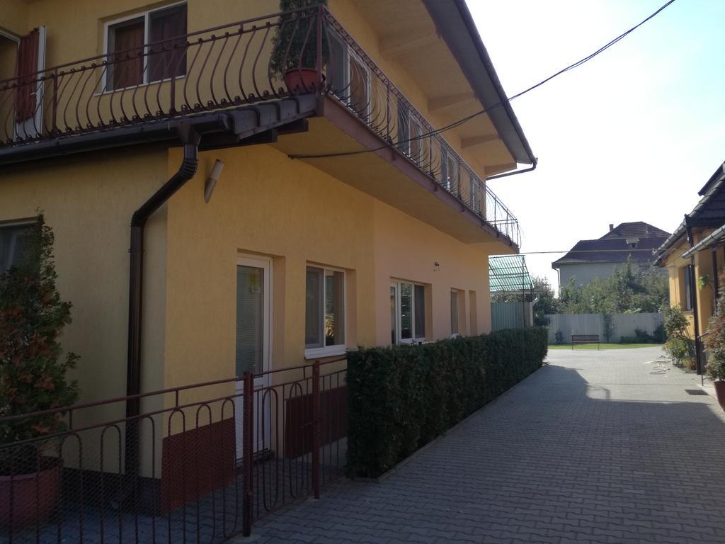 Hotel Casa Aurora à Turda Extérieur photo