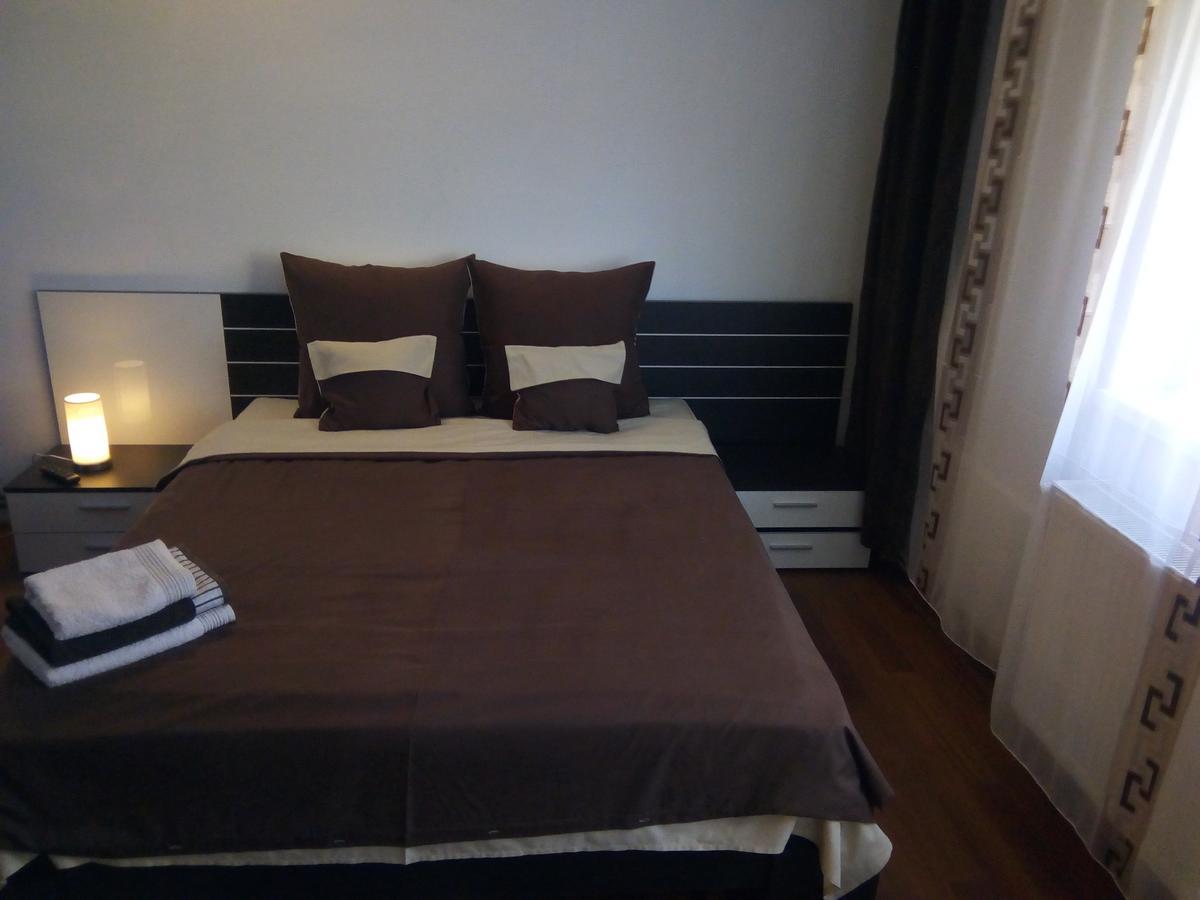Hotel Casa Aurora à Turda Extérieur photo