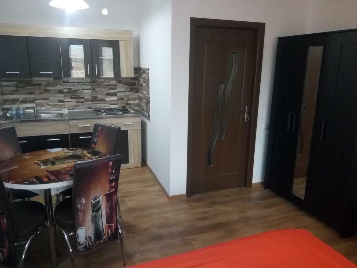 Hotel Casa Aurora à Turda Extérieur photo